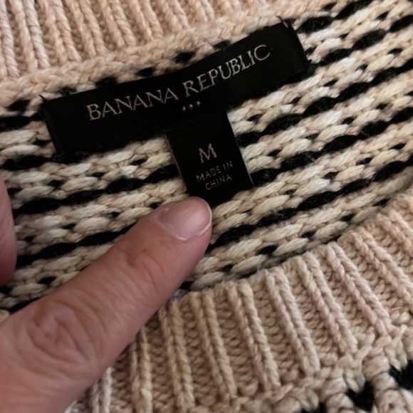Banana Republic black white and tan sweater - Picture 3 of 4
